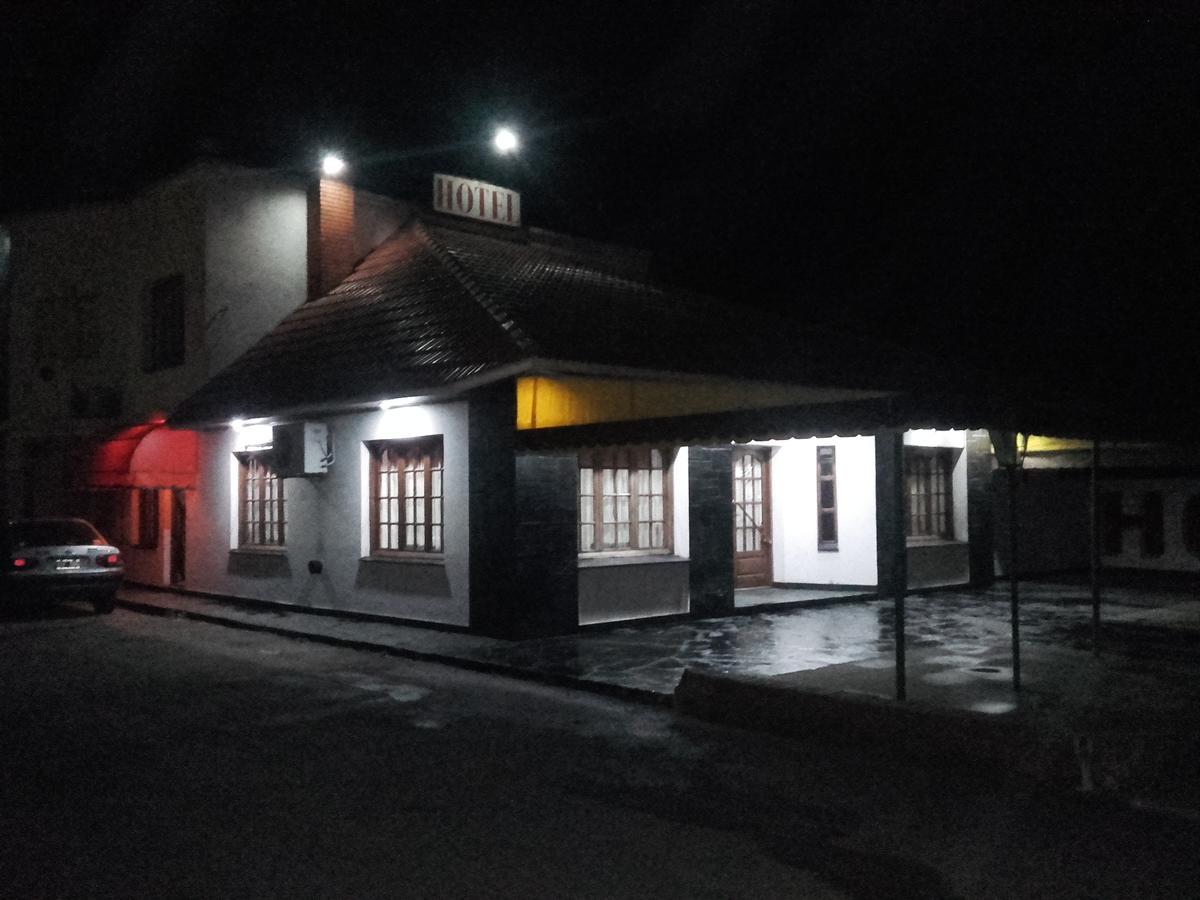 Hotel Y Restaurant Don Quijote Macachín Kültér fotó